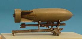 Bomb rack for Spitfire + british 500lb bomb   
