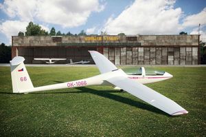 DG-1000S Glider AKVY